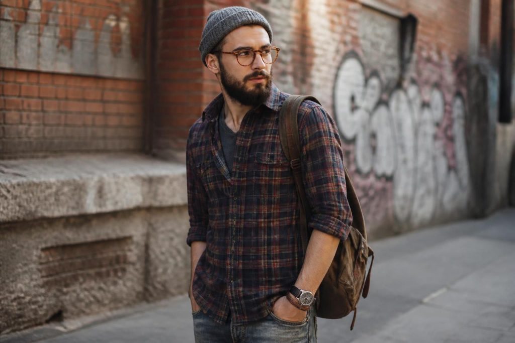 découvrez comment adopter un style hipster pour homme, alliant modernité et originalité, avec nos conseils pour un look affirmé et tendance.